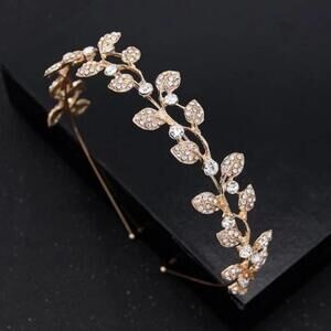 Leaf Pattern Rhinestone Headband In Gold